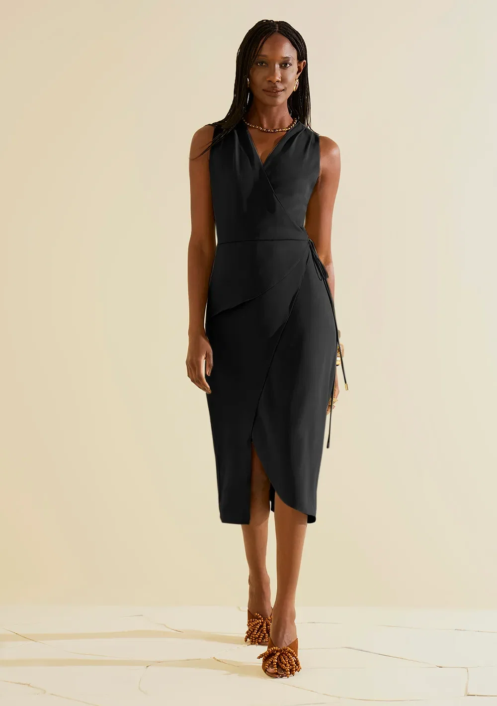 Vestido Morena Rosa Solto Decote Transpassado Sem Manga Midi Preto