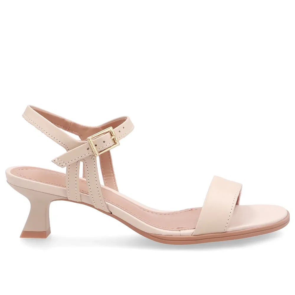 Sandália Em Couro Bege Com Salto Kitten Heel — imagem 1