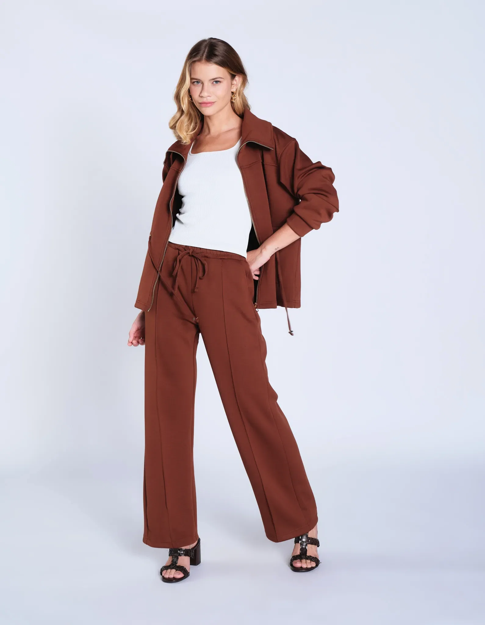 Calça Pantalona Neoprene Nervuras - Marrom — imagem 1