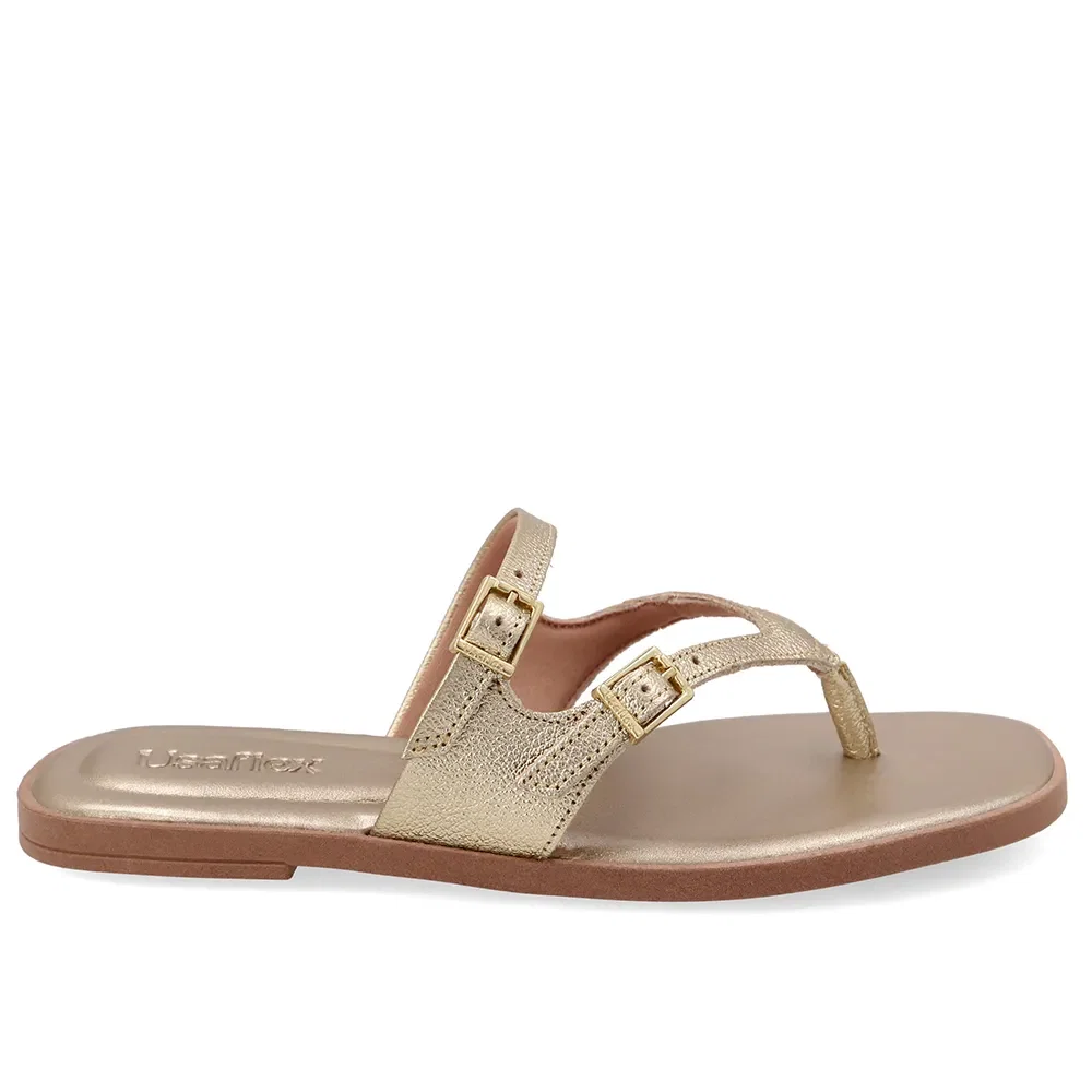 Chinelo Em Couro Dourado Com Fivelas