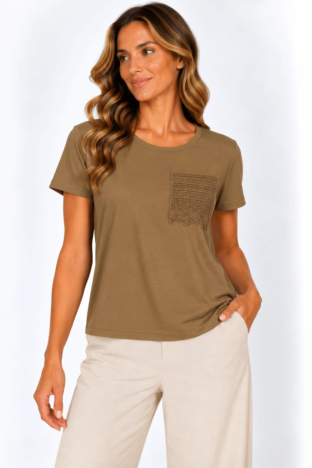 Blusa Bolso Renda Com Detalhe - Bege