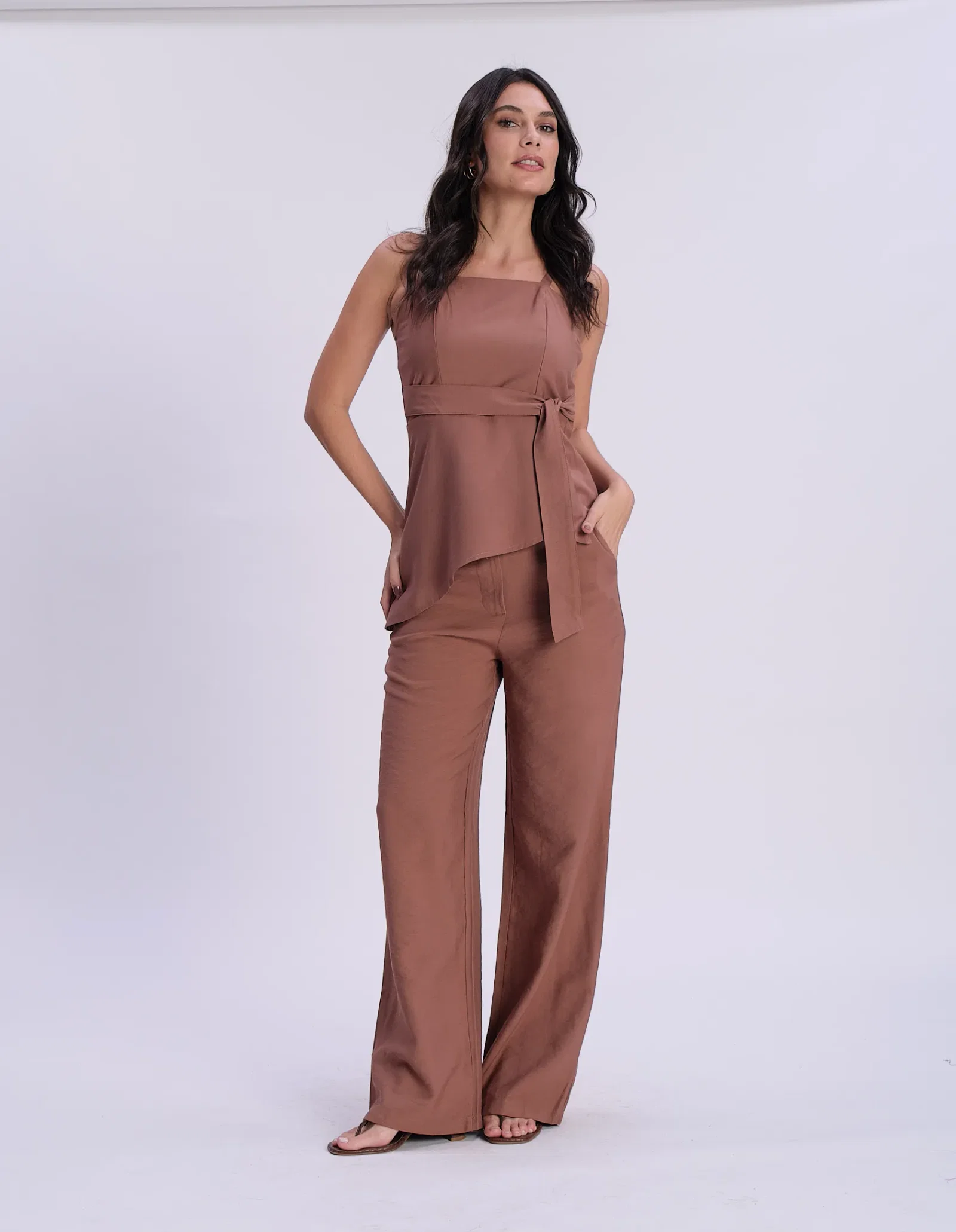 Blusa Alça Larga Alfaiataria Assimétrica - Marrom Claro