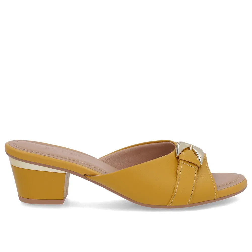 Tamanco Amarelo Couro Enfeite — imagem 1