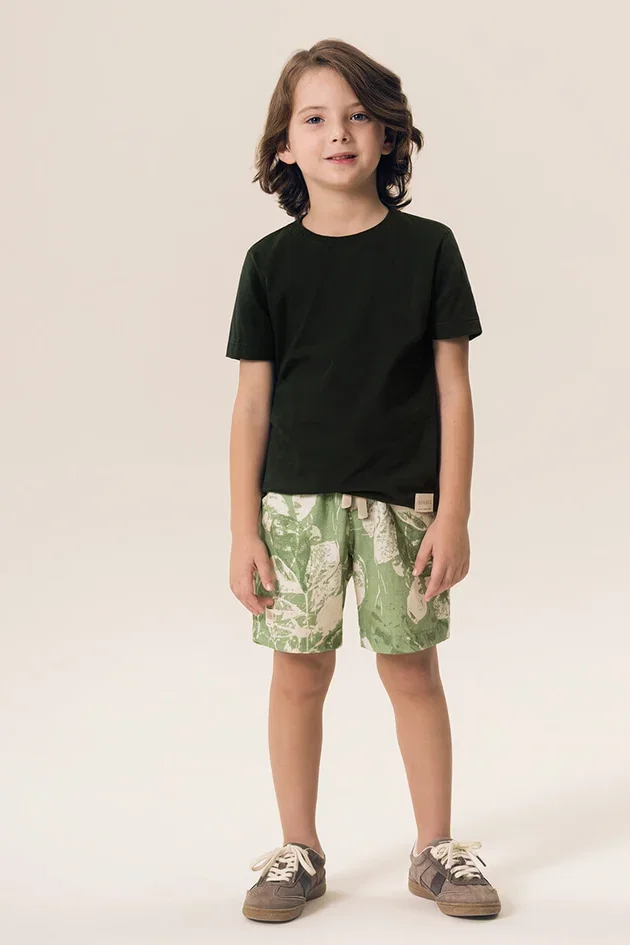 Conjunto Infantil Camiseta Malha e Bermuda em Tecido Rustico Estampado Eco Printing