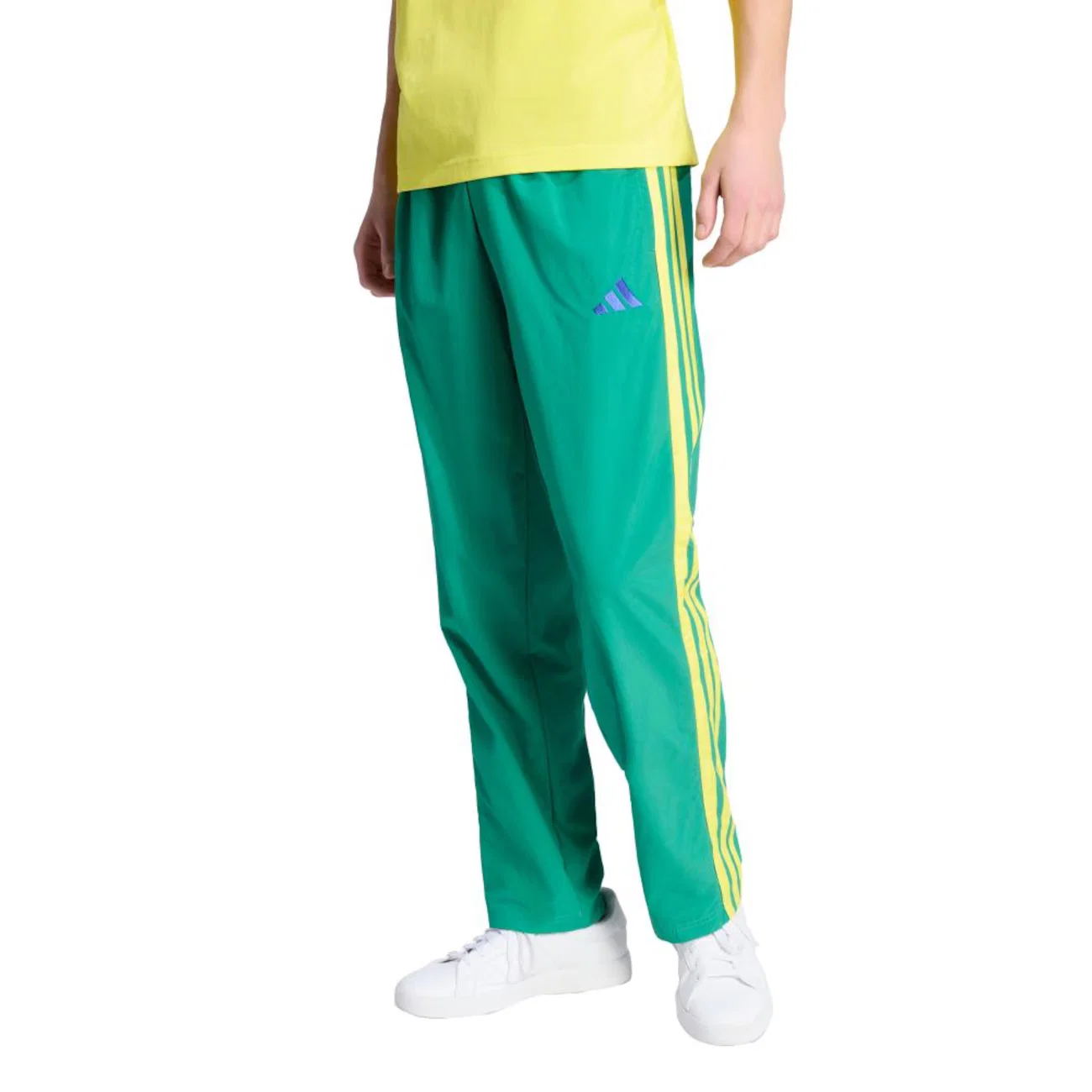 Calça Adidas em Malha e Bainha Aberta Essentials Três Listras Masculina
