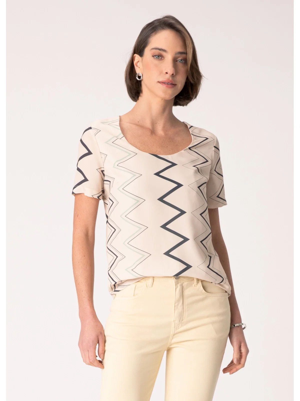 Blusa Zig Zag Estampado C/ Fundo Areia