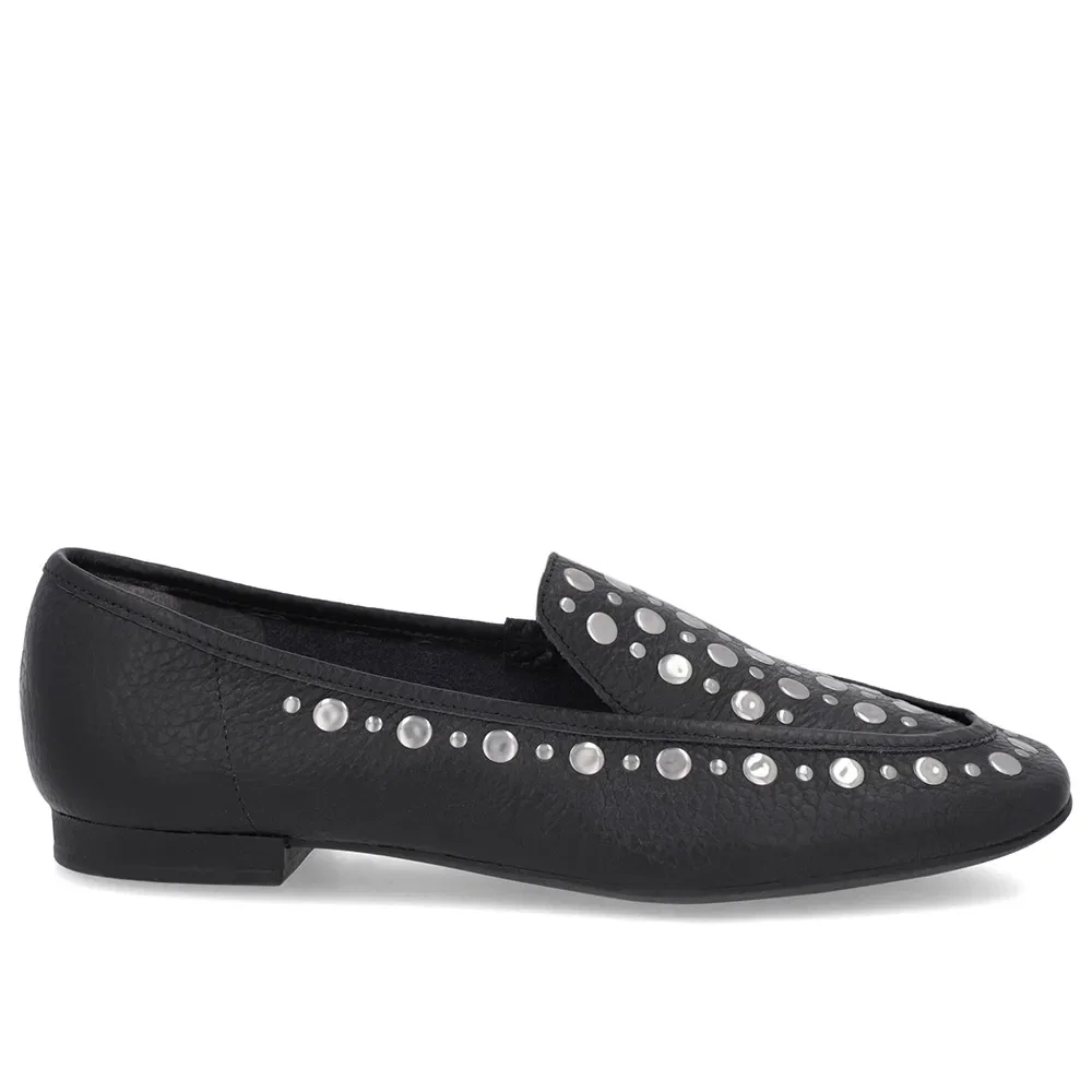 Loafer Preto Couro Tachas