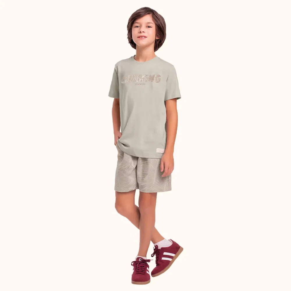 Conjunto camiseta em meia malha e bermuda em moletinho folhas — imagem 1