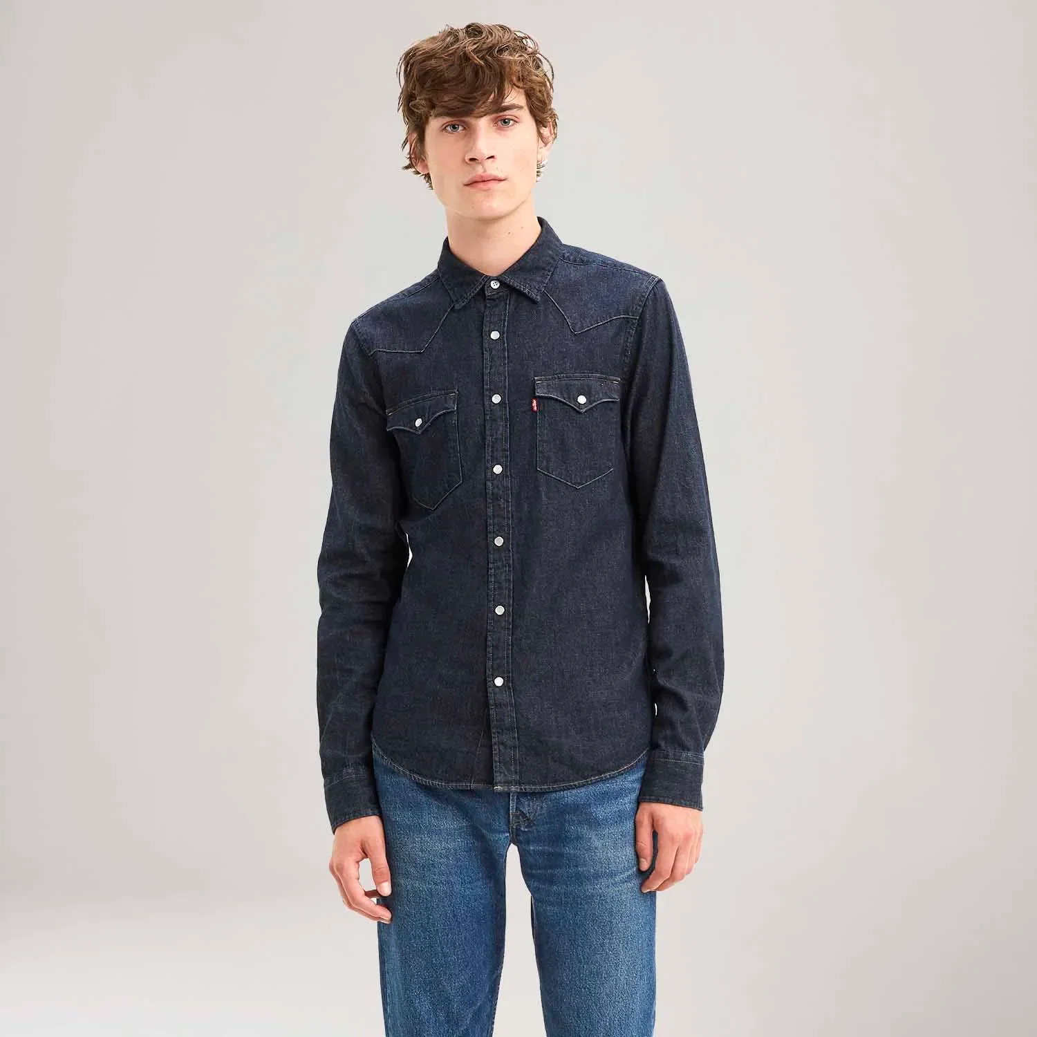 Camisa Levi's® Classic Western Standard Lavagem Escura — imagem 1