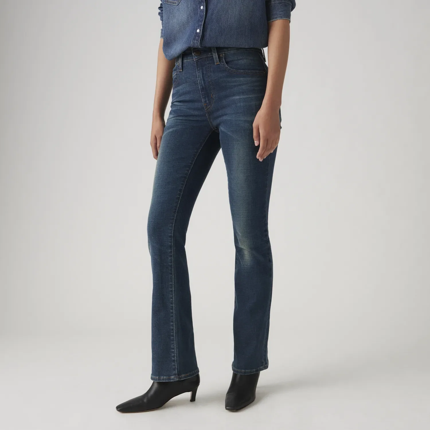 Calça Jeans Levi's® 725® High Rise Bootcut Lavagem Escura — imagem 1