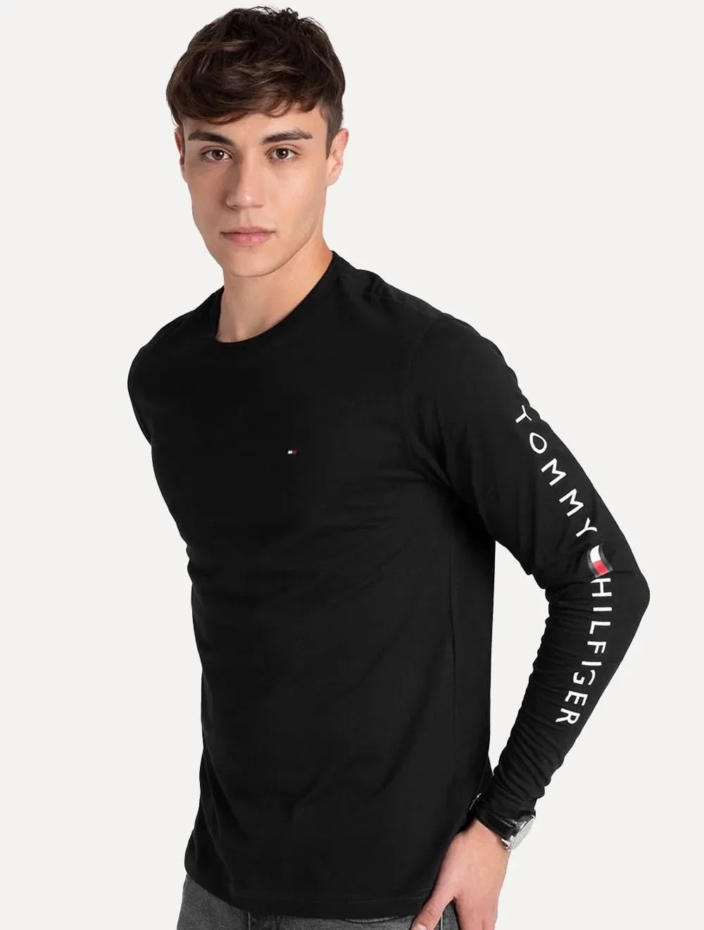 Camiseta Tommy Hilfiger Masculina Manga Longa Essential Sleeve Preta — imagem 1