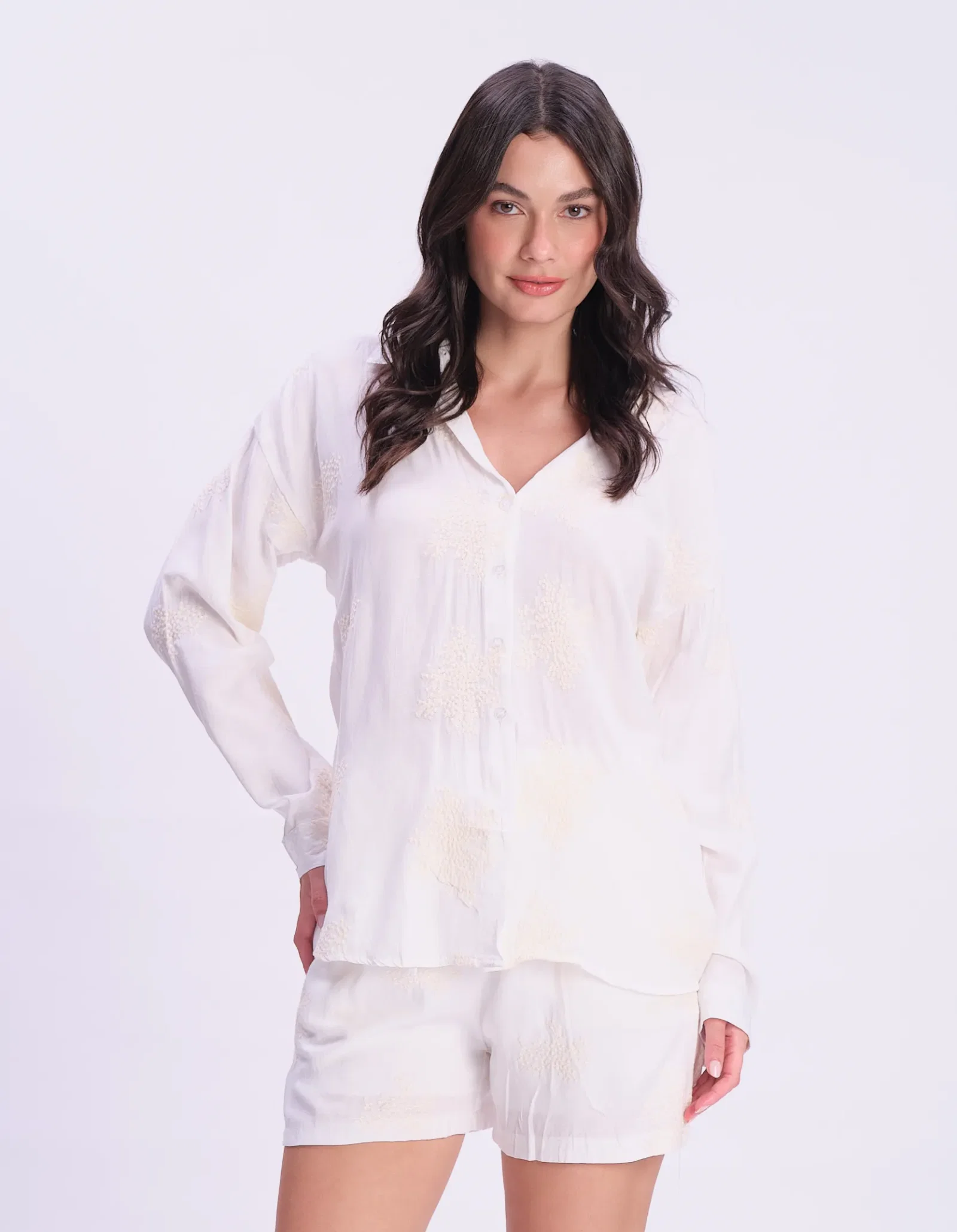 Blusa Manga Longa Bordado Floral - Branco — imagem 1