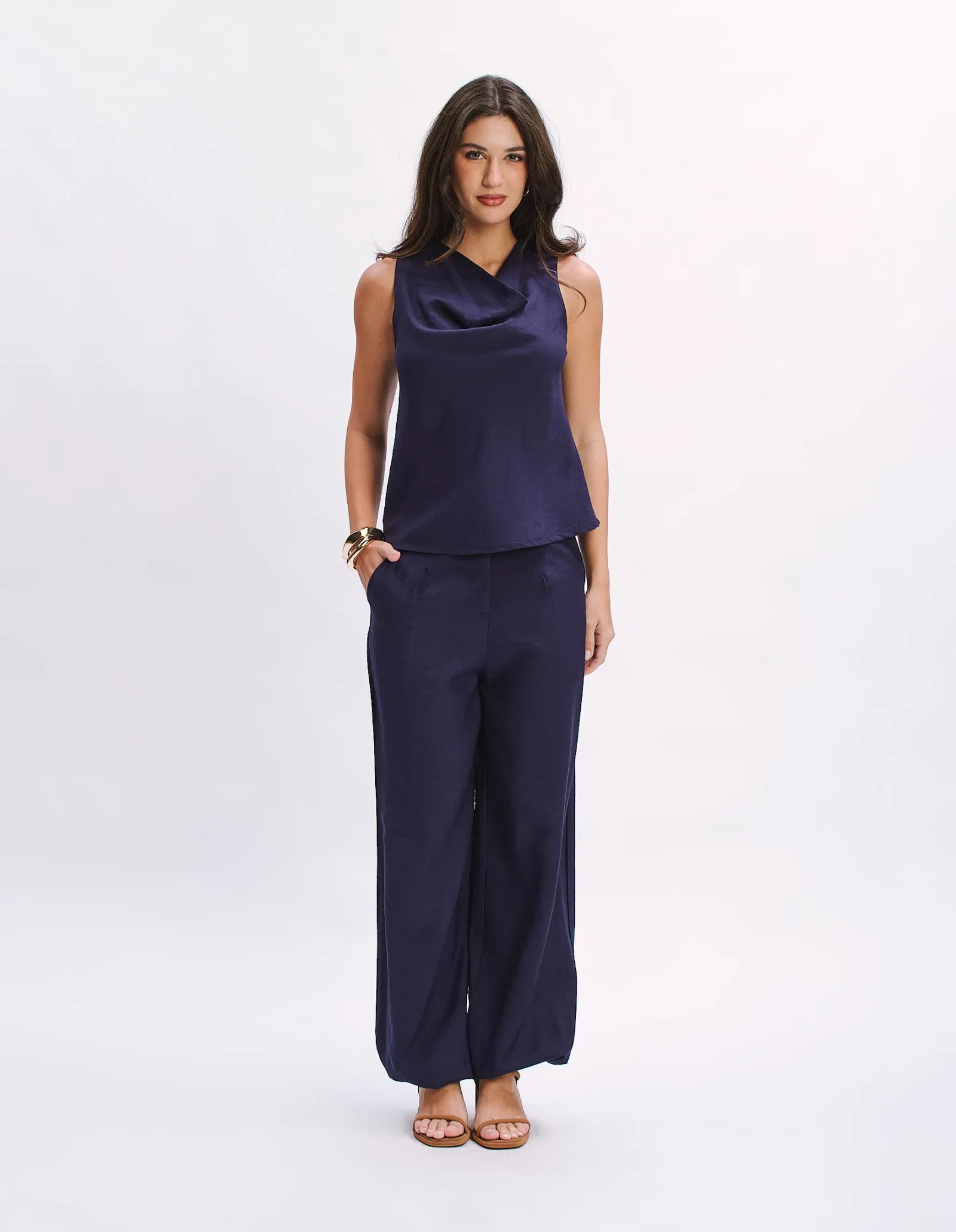 Calça Cenoura Barra Elástico - Azul Marinho