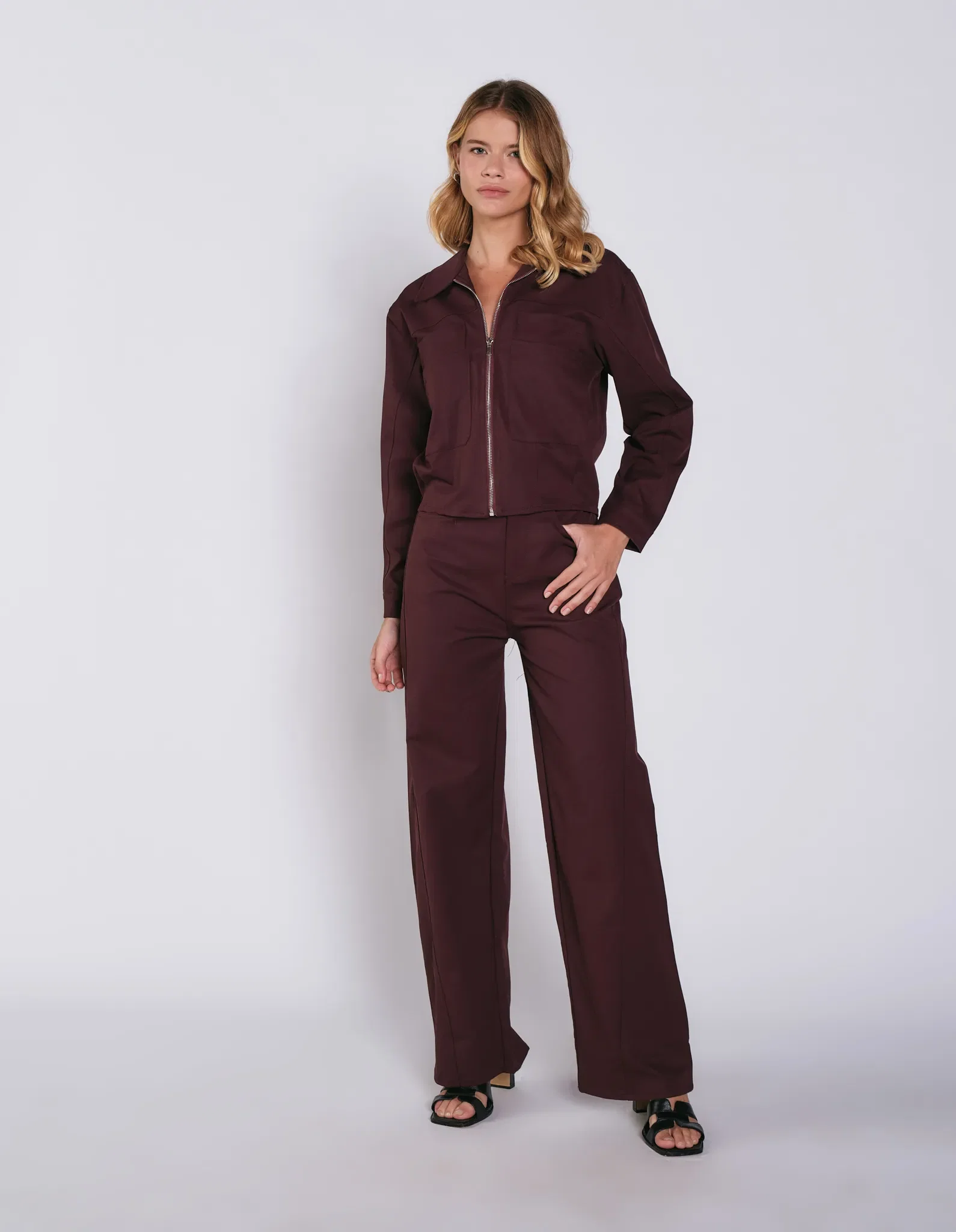 Calça Reta Com Bolsos - Vinho
