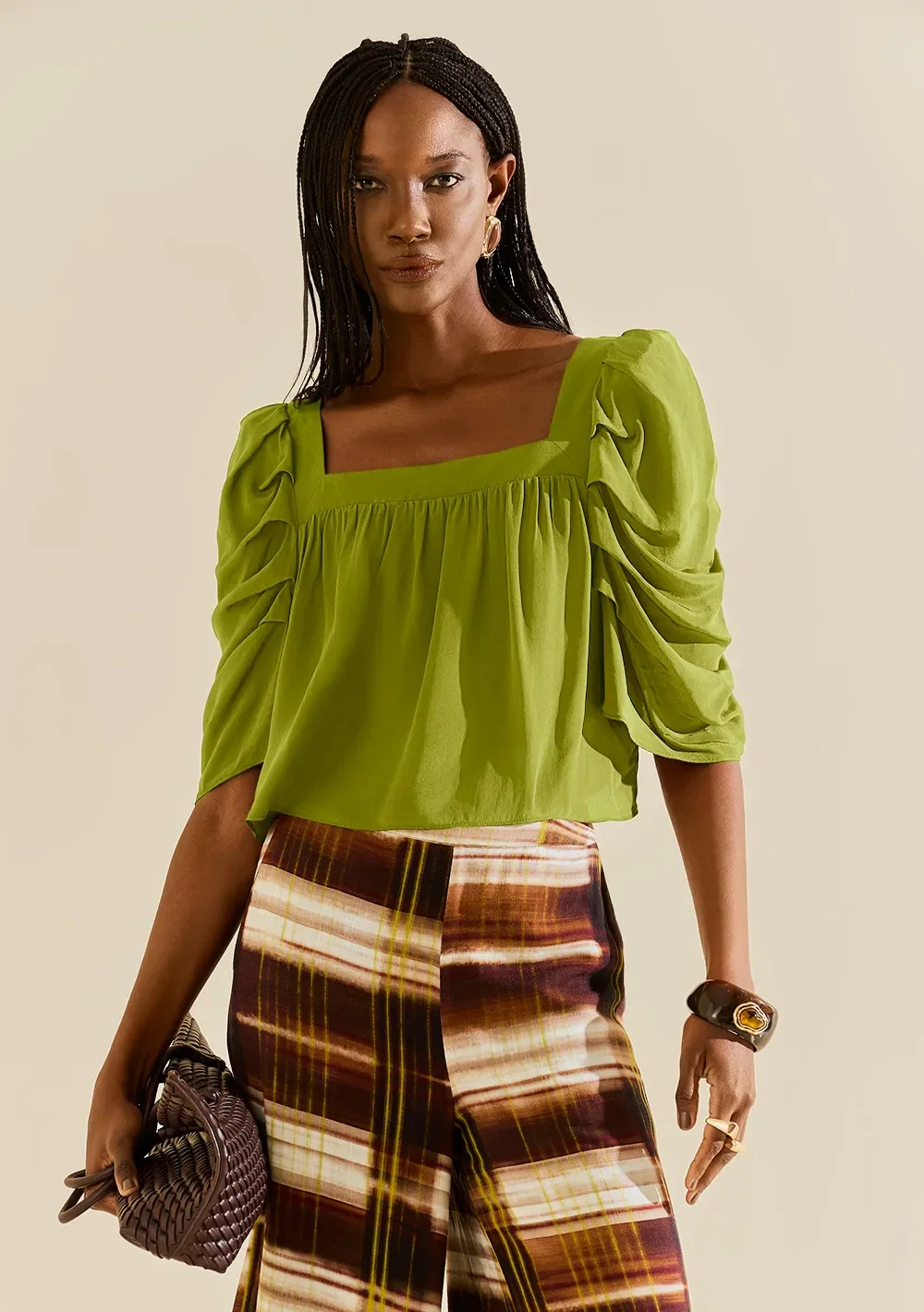 Blusa Morena Rosa Solta Decote Reto Manga Curta Cropped Verde — imagem 1