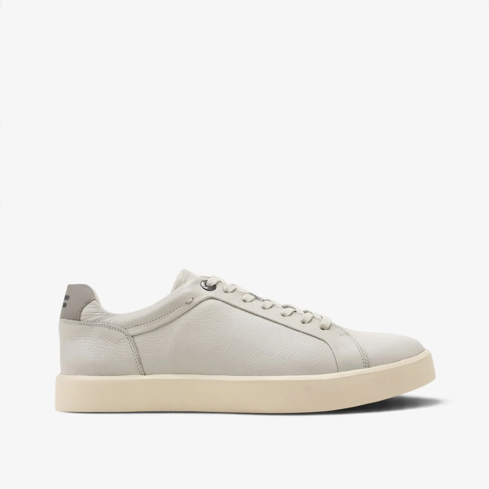 Tênis Off White Couro