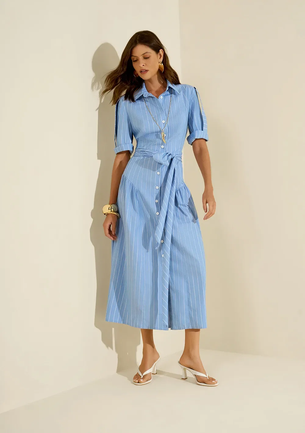 Vestido Morena Rosa Ajustado Gola Clássica Manga Curta Midi Azul Escuro