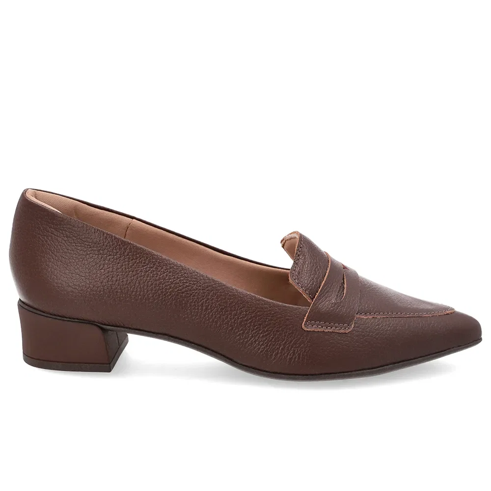 Loafer Em Couro Marrom Bico Fino Com Detalhe Clássico — imagem 1