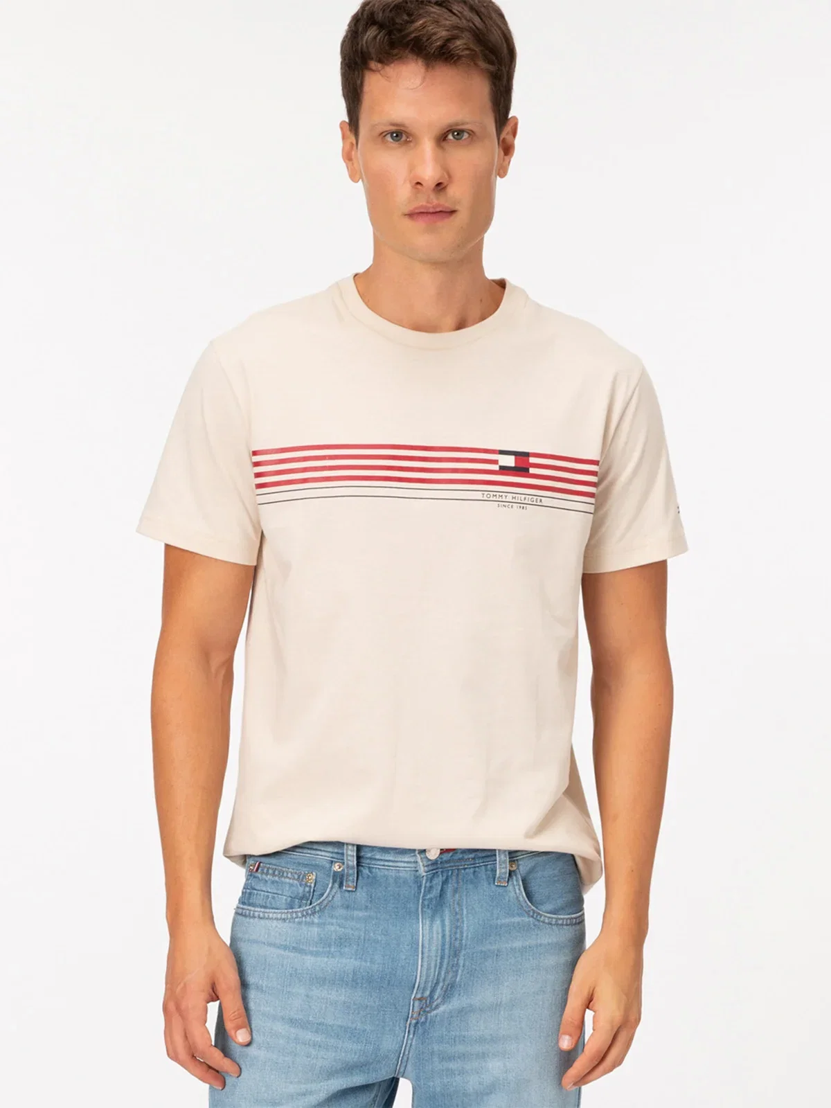 Camiseta com Estampa Listrada Assinatura — imagem 1