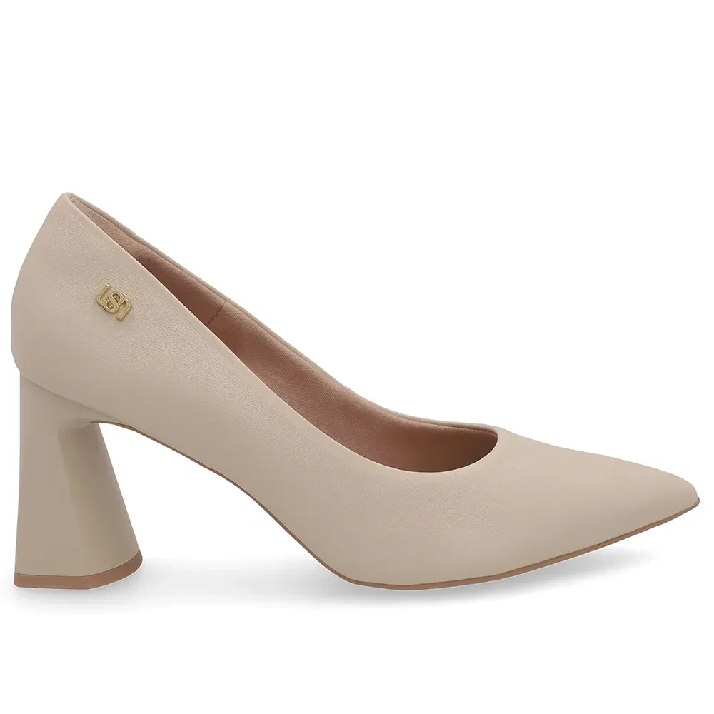 Scarpin Em Couro Bege Bico Fino — imagem 1