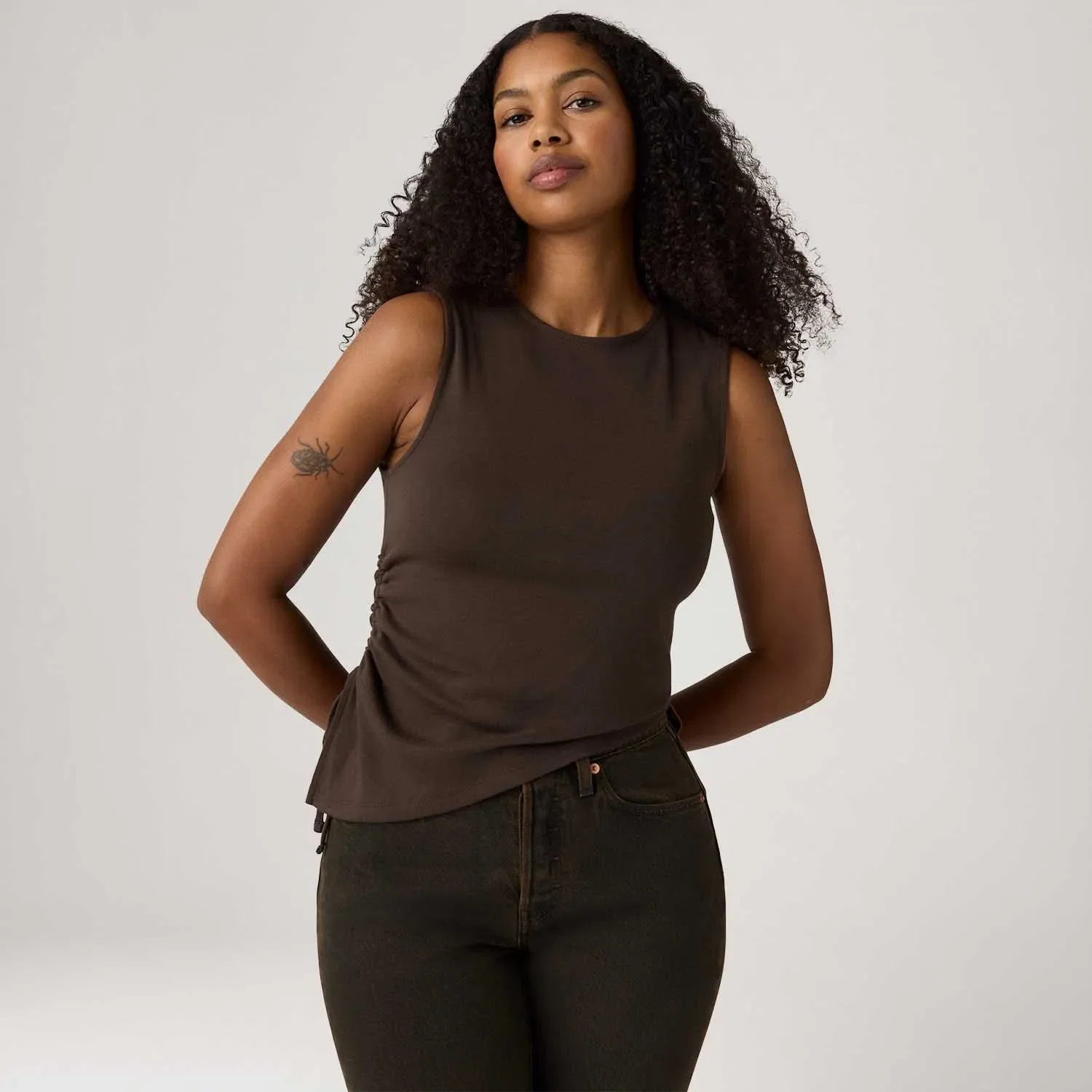 Regata Levi's® Alila Asymmetrical Marrom