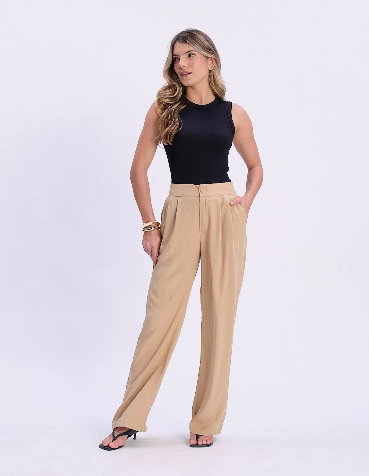 Calça Pantalona Com Pregas - Caqui