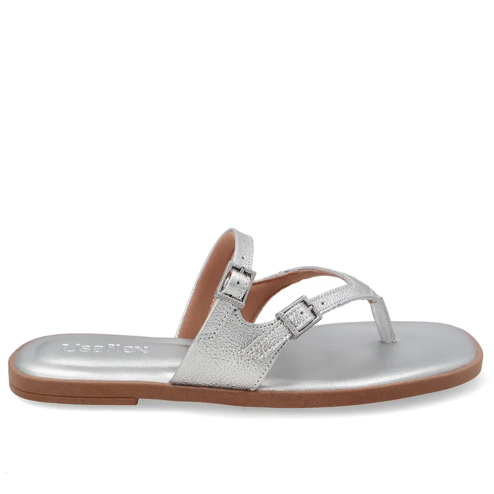 Chinelo Em Couro Prata Com Fivelas
