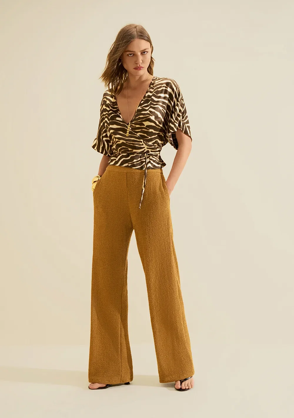 Calça Wide Favo Caramelo — imagem 1