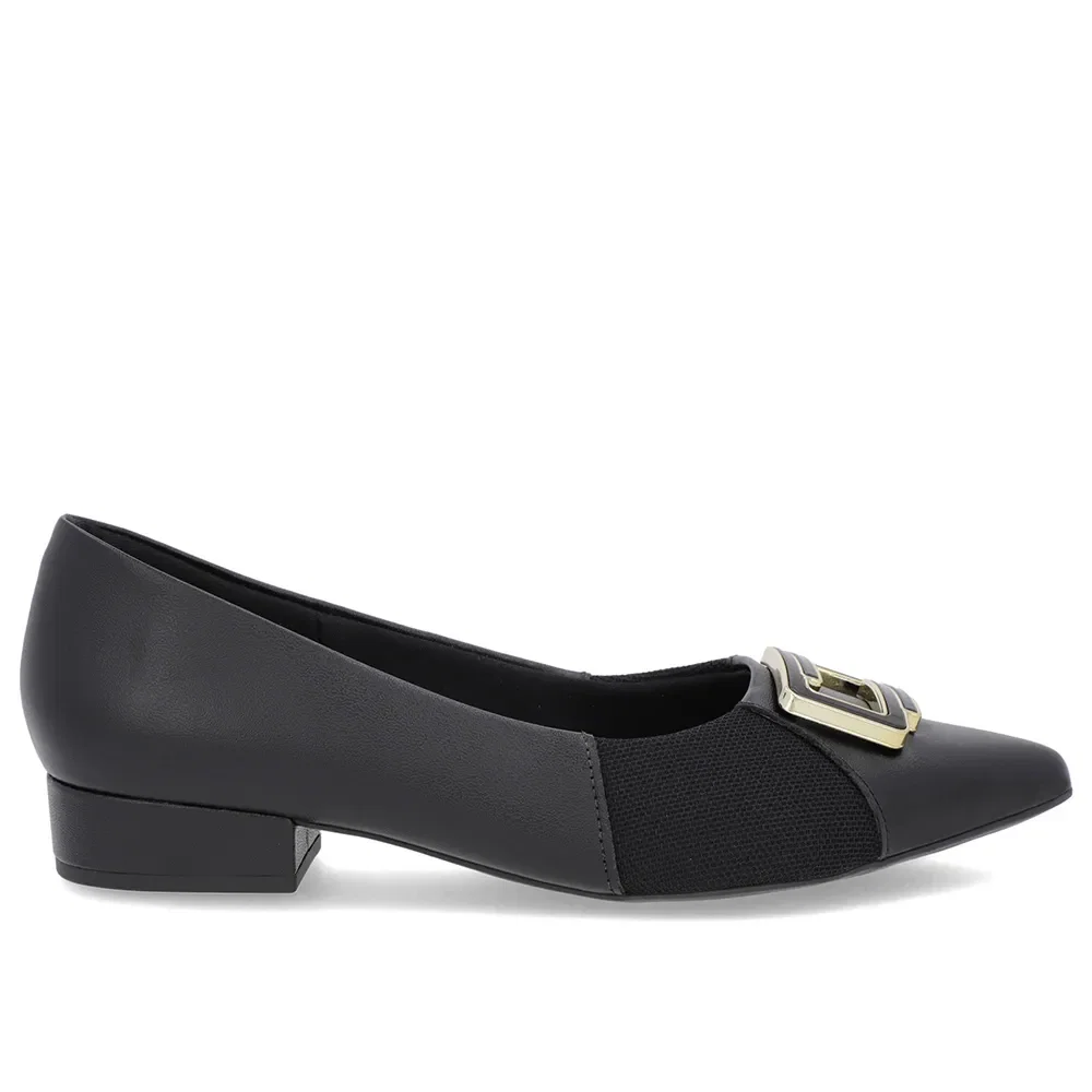 Scarpin Preto Couro Bico Fino Enfeite — imagem 1