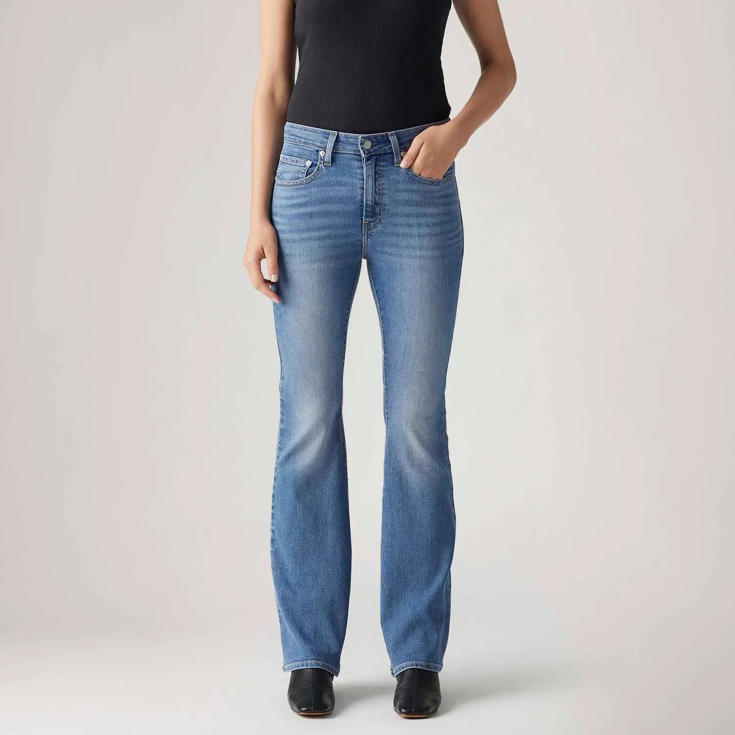 Calça Jeans Levi's® 726® High Rise Flare Lavagem Média — imagem 1