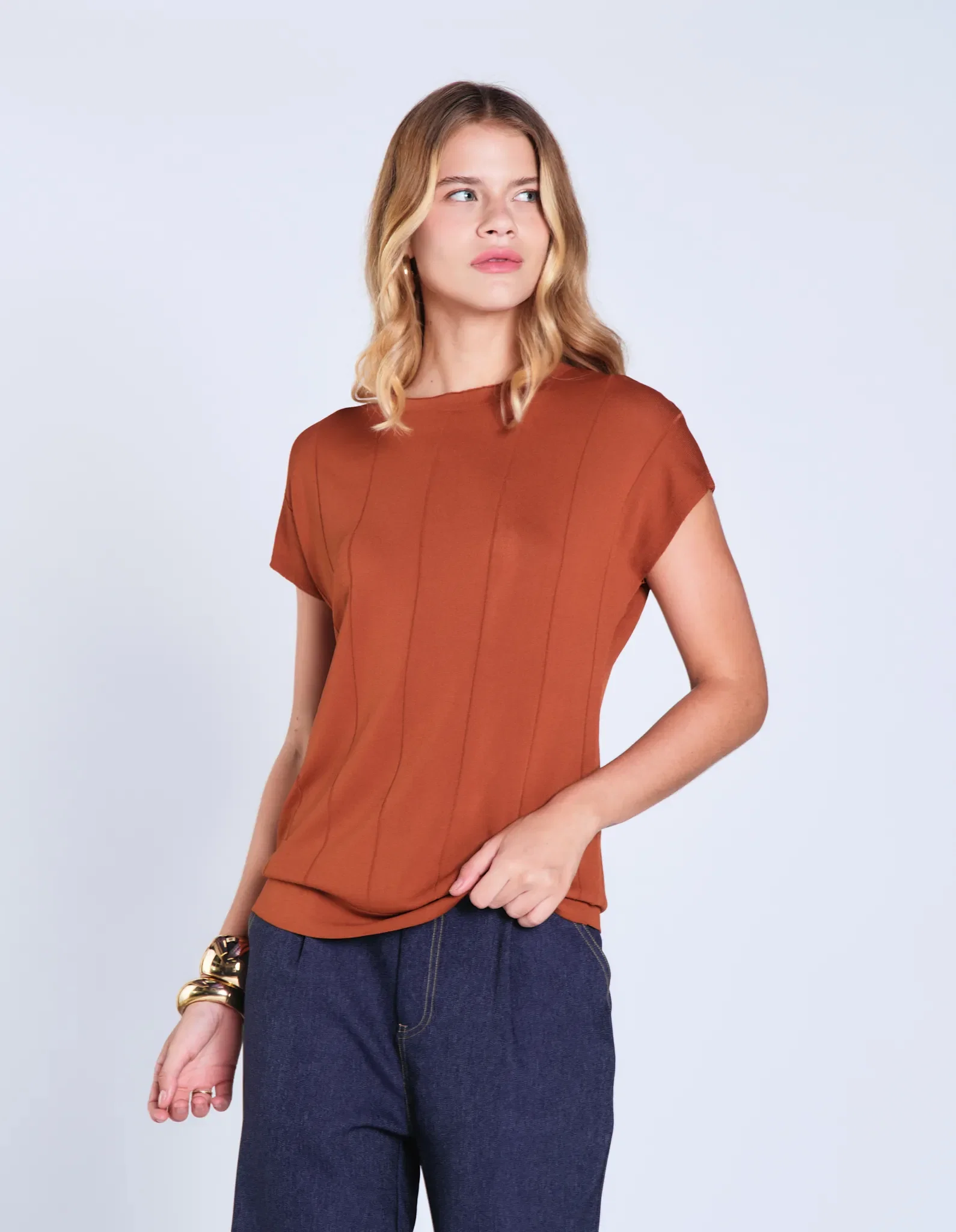 Blusa Tricot Decote Canoa Barra Larga - Caramelo — imagem 1