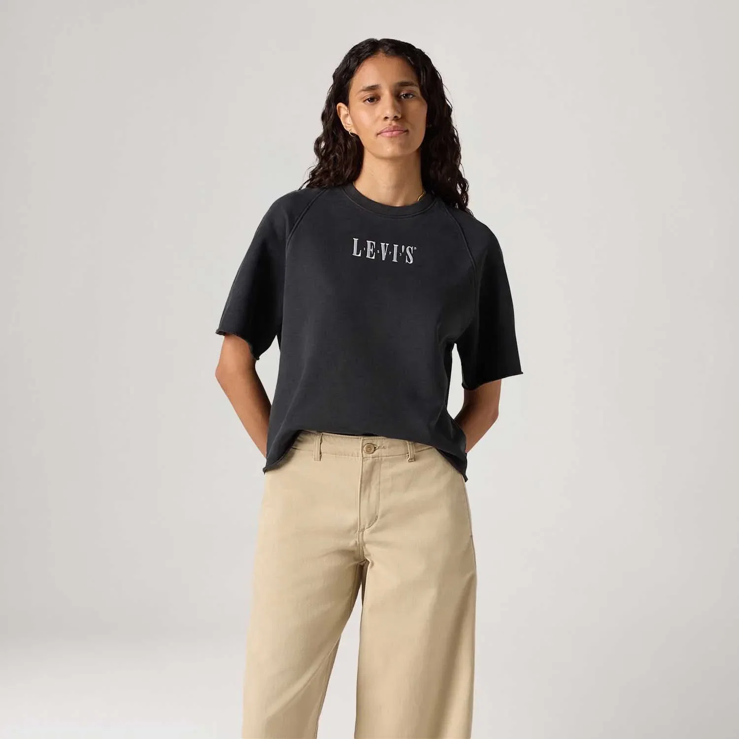 Camiseta Levi's® Diana Manga Curta Preta — imagem 1