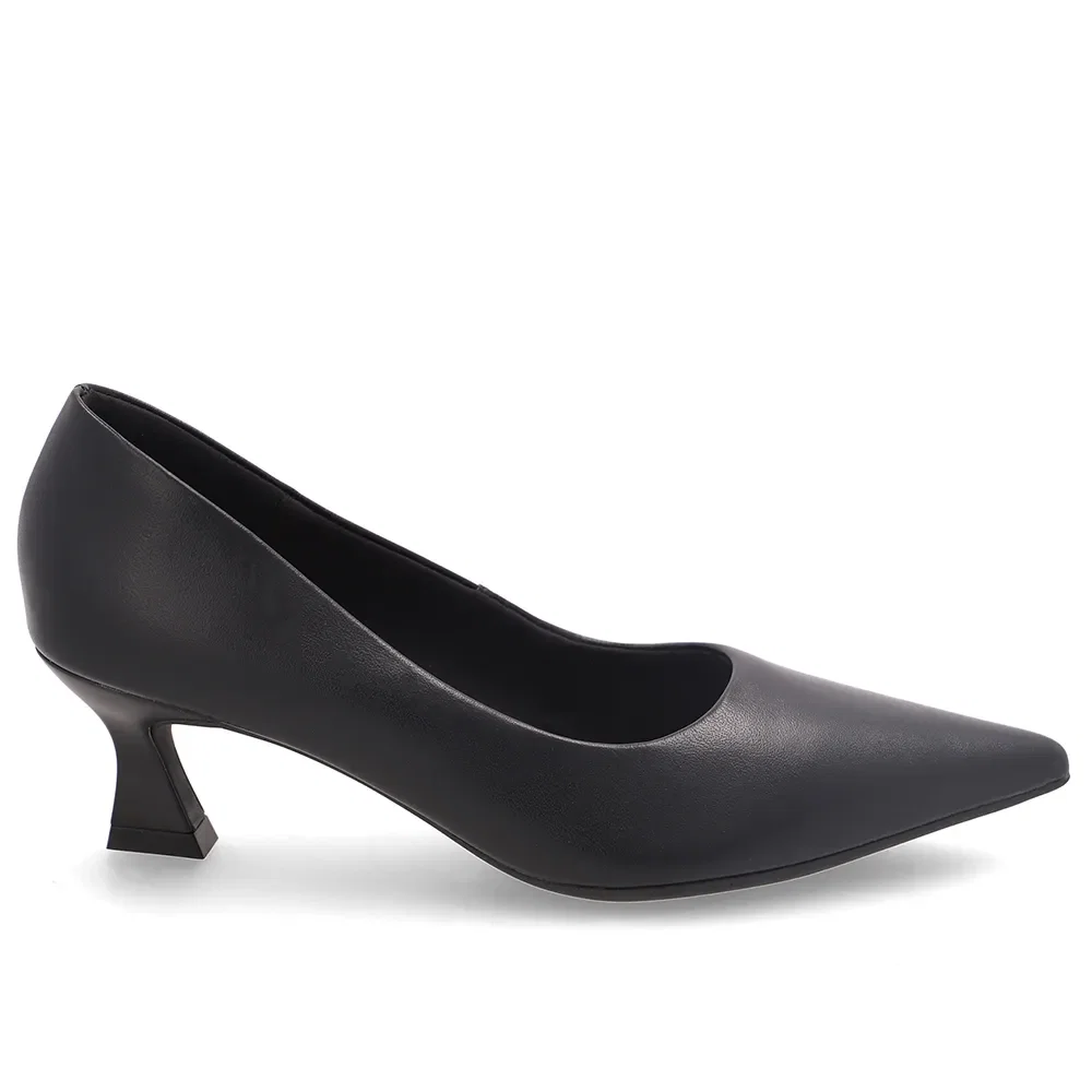 Scarpin Em Couro Preto Com Salto Kitten Heel — imagem 1