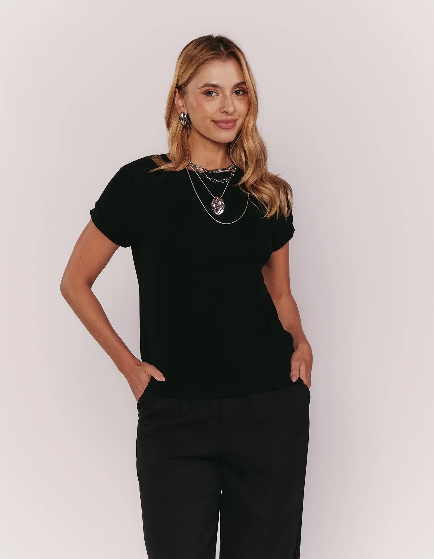 Blusa Canelada Decote Redondo - Preto — imagem 1