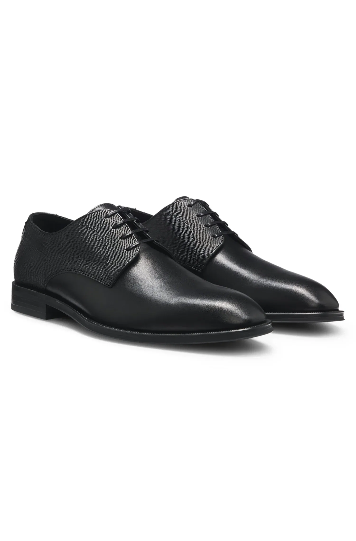 Sapatos Derby Lisos E Estruturados Em Couro — imagem 1