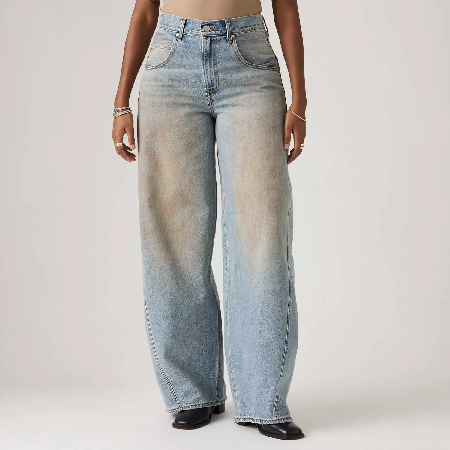 Calça Jeans Levi's® Super Baggy Barrel Lavagem Clara — imagem 1