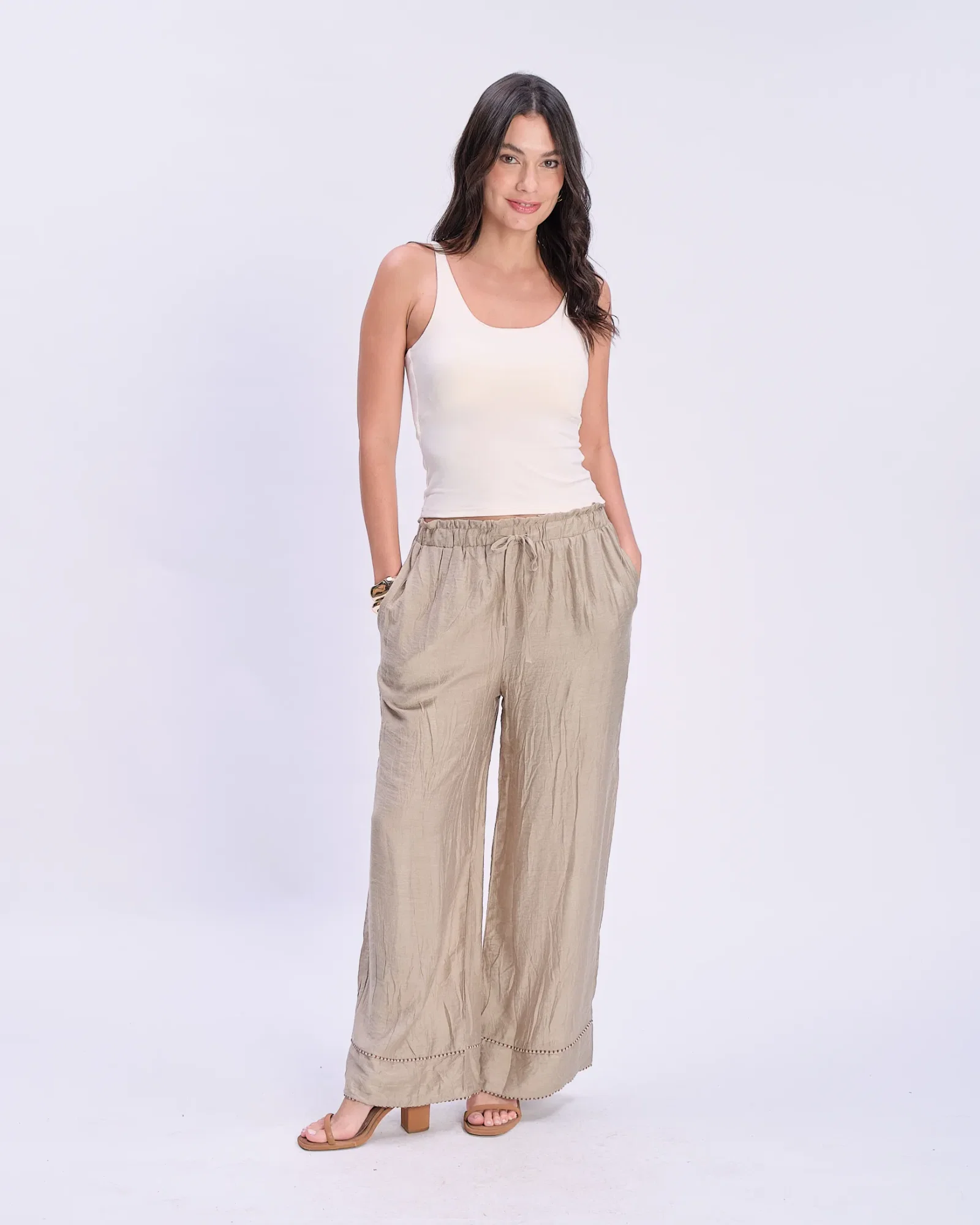 Calça Pantalona Barra Larga Bordada - Verde — imagem 1