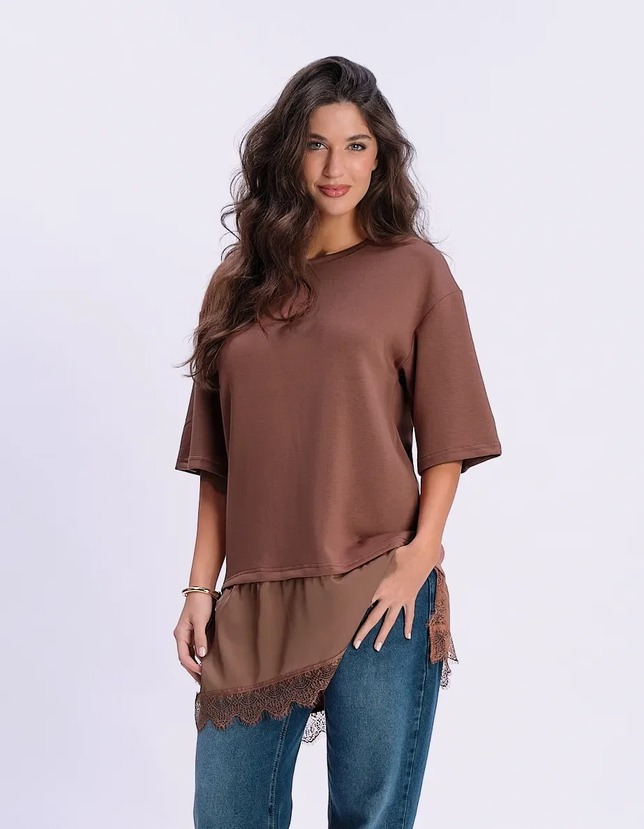 Blusa Assimétrica Detalhe Renda - Marrom — imagem 1