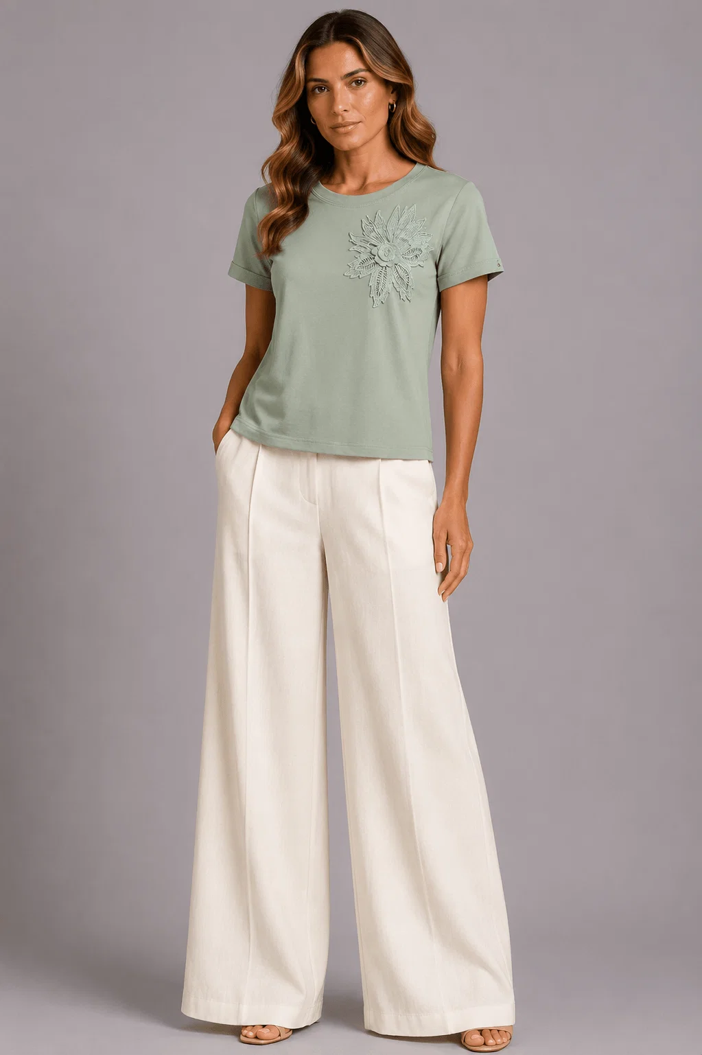Blusa Manga Curta Flor Artesanal - Verde — imagem 1