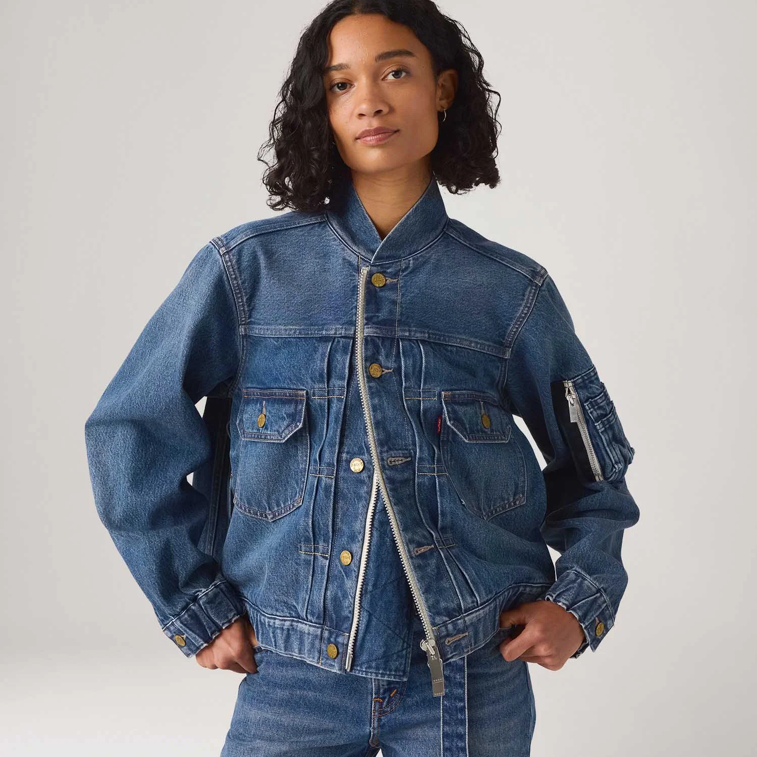 Jaqueta Jeans Levi's® x sacai Blouson Lavagem Média — imagem 1