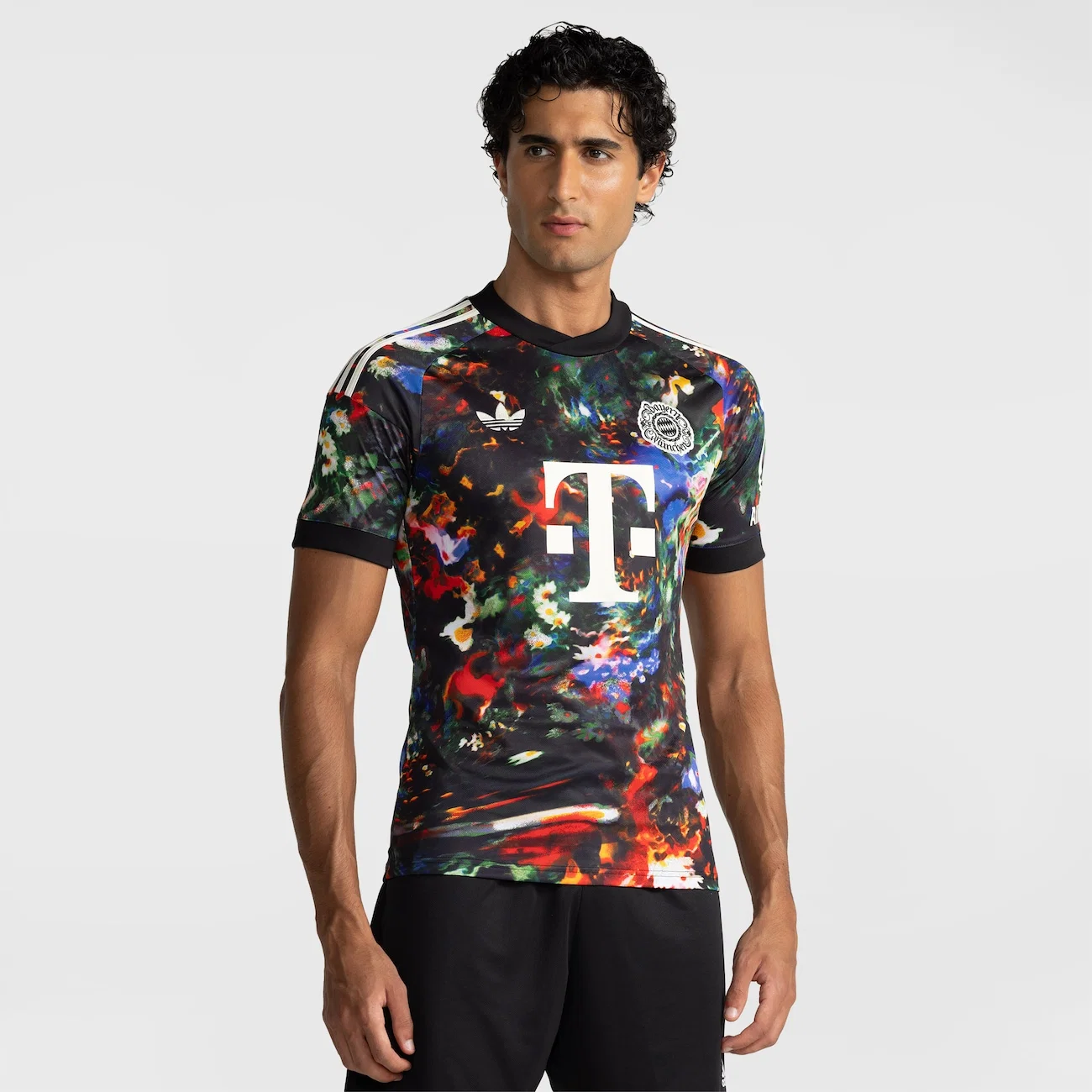 Camisa Bayer de Munique 26/27 Wiesn Adidas Torcedor Masculina — imagem 1