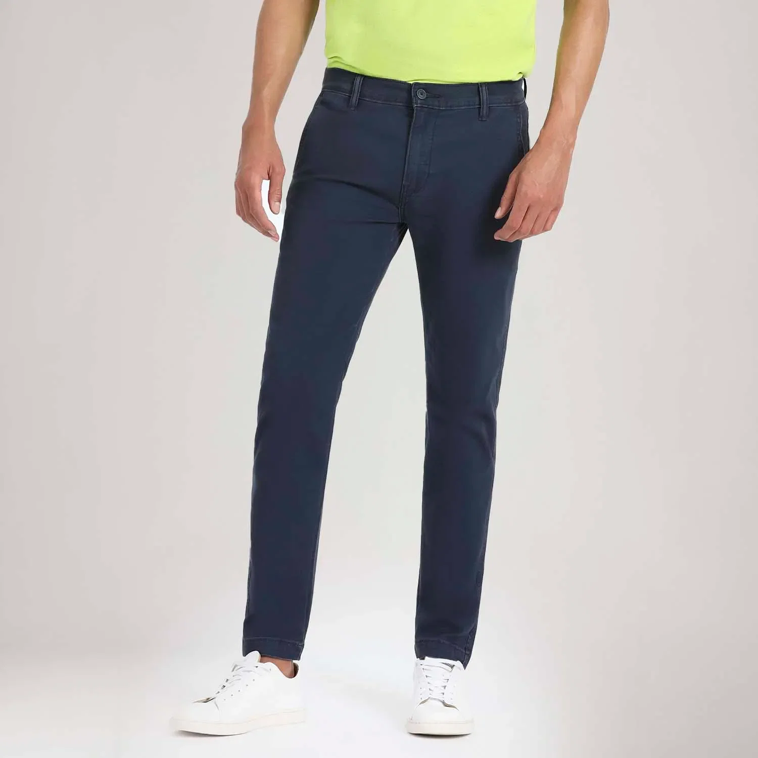 Calça Levi's® XX Chino Slim Azul Marinho — imagem 1