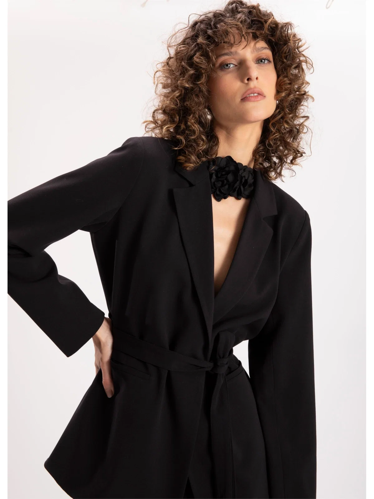 Blazer Alfaiataria Classic Cinto Preto — imagem 1