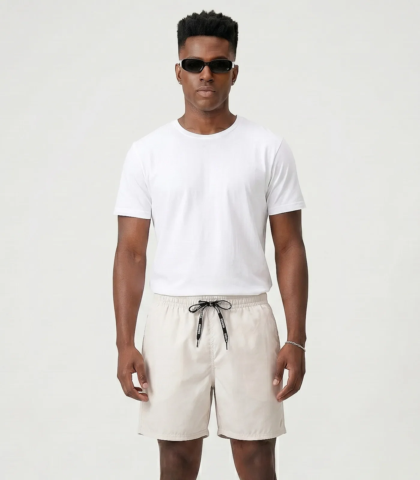 Bermuda Masculina Em Tactel Com Bolsos Filt Surf Bege — imagem 1