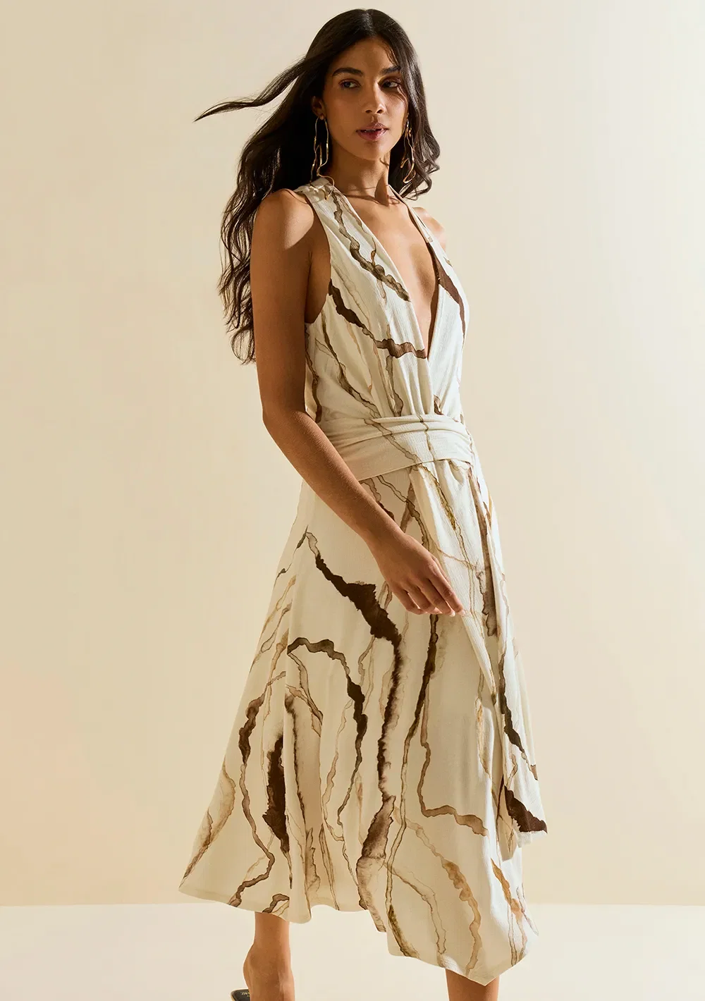 Vestido Morena Rosa Ajustado Decote Transpassado Sem Manga Midi Off White / Marrom