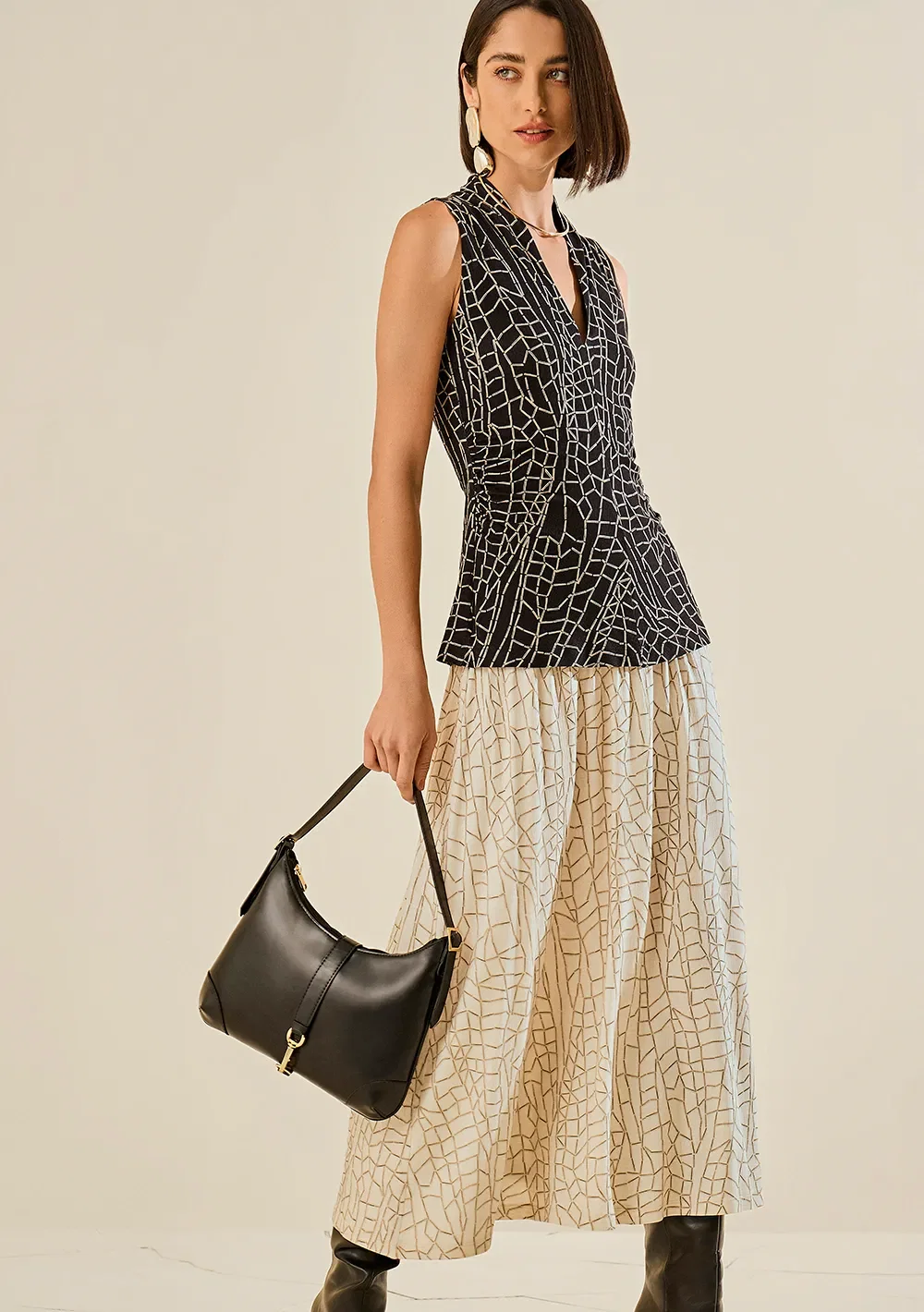 Vestido Morena Rosa Ajustado Decote V Sem Manga Midi Preto / Branco