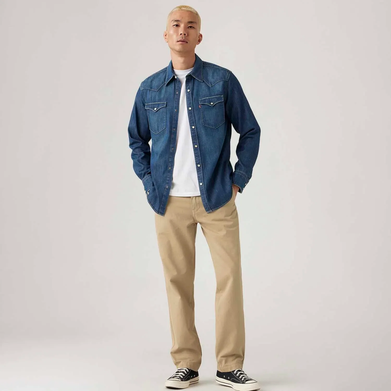 Calça Levi's® XX Chino Authentic Relaxed Bege — imagem 1