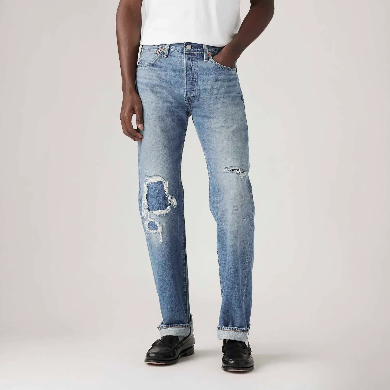 Calça Jeans Levi's® 501 Original Lavagem Média com Rasgos
