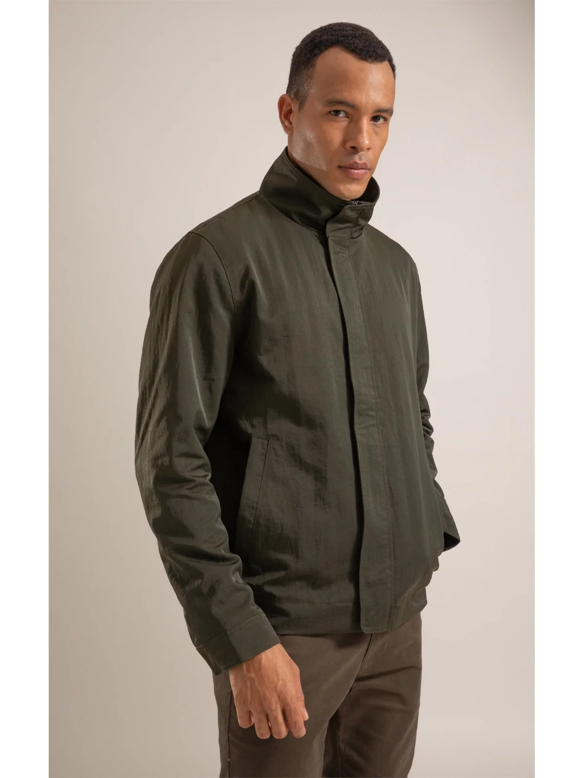 Jaqueta Brisbane Nylon Verde Army