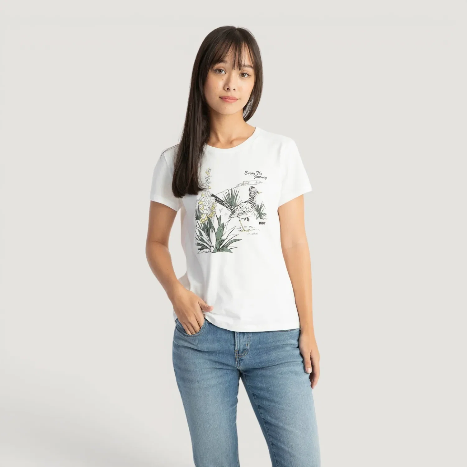 Camiseta Levi's® The Perfect Off White Manga Curta — imagem 1